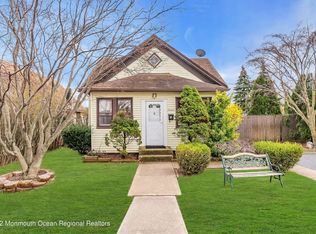 14 Bergen St, Middletown, NJ 07748