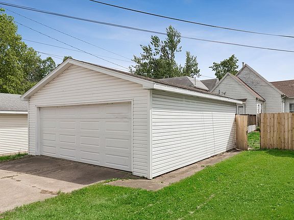 5th image of 560 10th Ave S