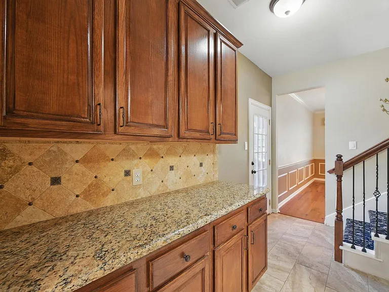 1805 Southwicke Dr — Photo 15