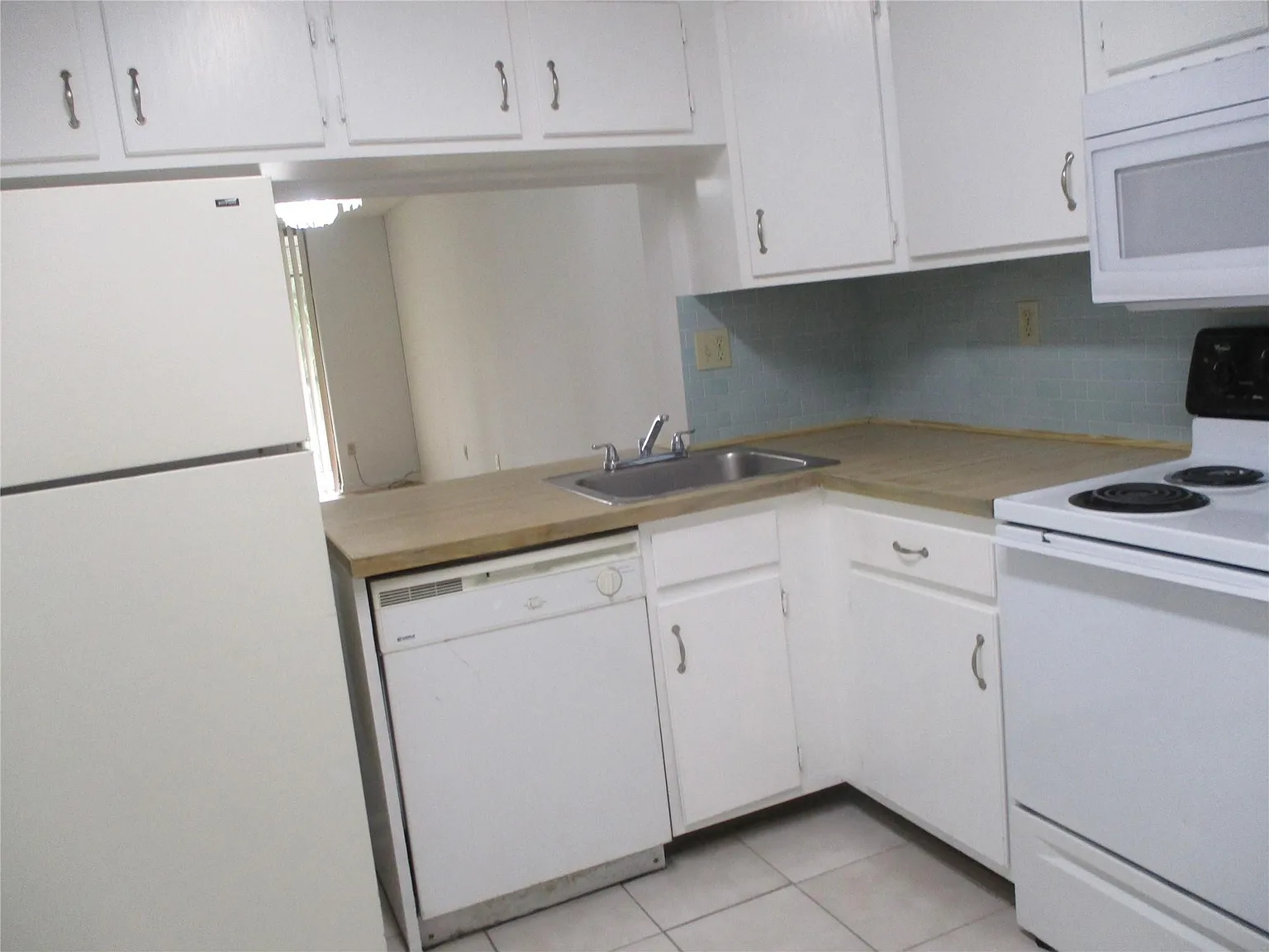 2 bed, 2.0 bath, 970 sqft, $1,800 — Photo 3