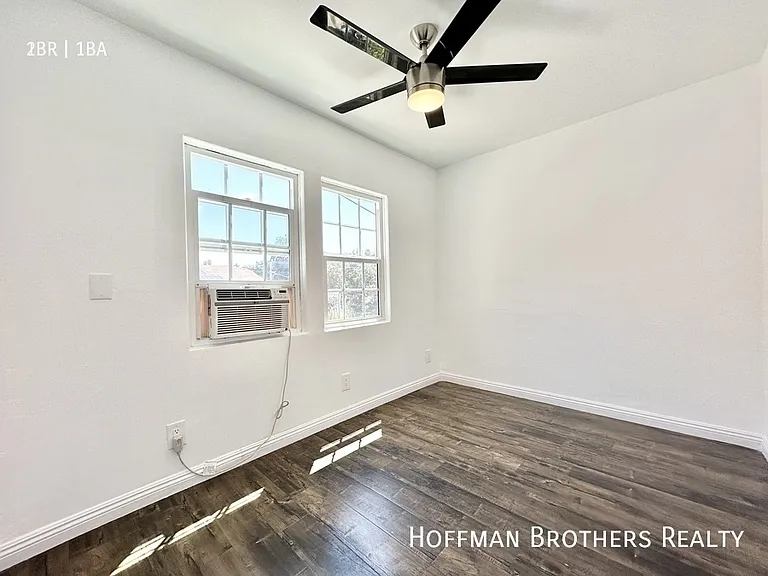 3017 London St #3/4 — Photo 7