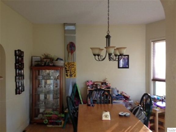 4th image of 923 15th Ave W