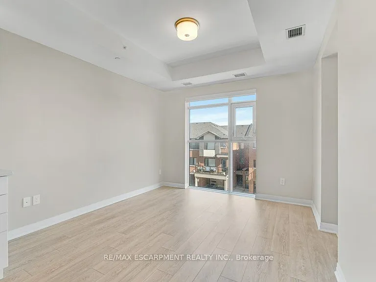 480 Gordon Krantz Ave #303 — Photo 16
