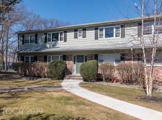 58 Bon Aire Cir, Suffern, NY 10901