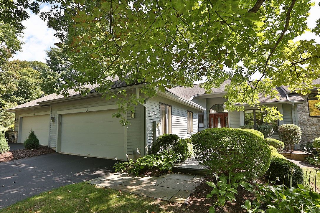 4 Woodcliff Ter, Fairport, NY 14450 Zillow