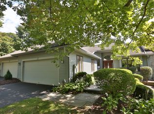4 Woodcliff Ter, Fairport, NY 14450