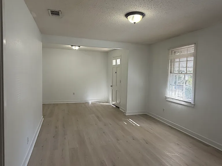 341 East Dr — Photo 5