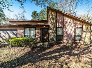 6509 Lake Forest Rd E, Charlotte, NC 28227