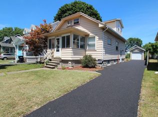 156 California Dr, Rochester, NY 14616