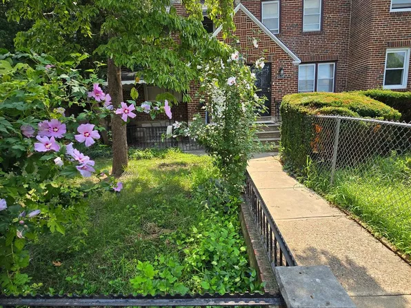 1636 E Walnut Ln, Philadelphia, PA 19138