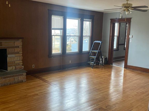 living room/dinning room