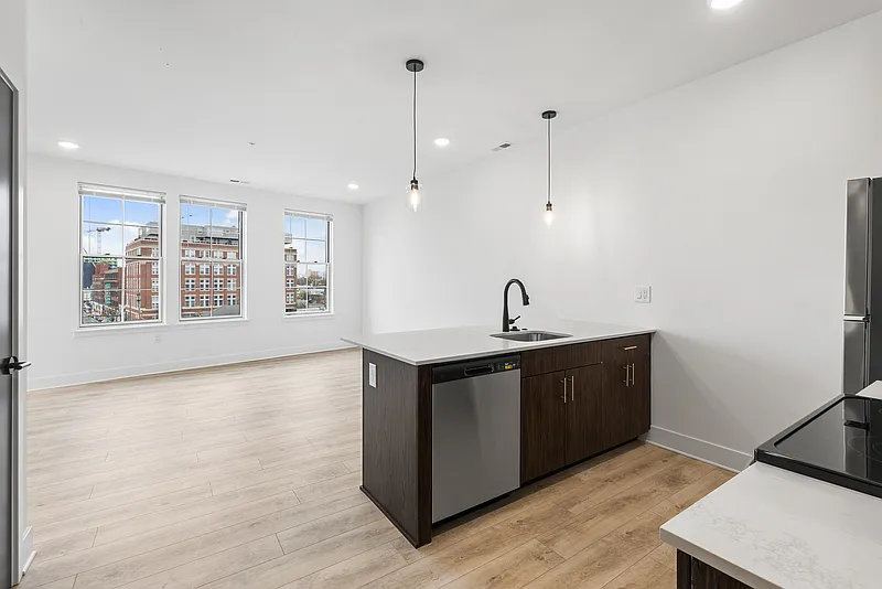 2 bed, 2.0 bath, 850 sqft, $2,350 — Photo 1