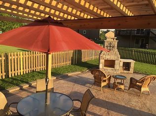 2232 SW Tracker Ln, Lees Summit, MO 64082