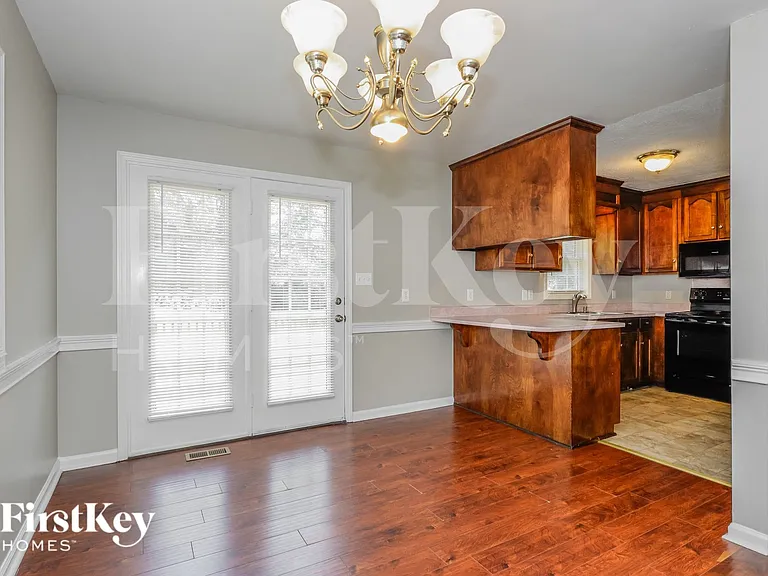 835 S Millon St — Photo 5