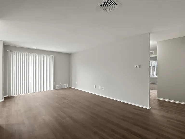 Newport Woods Apartments — Photo 23
