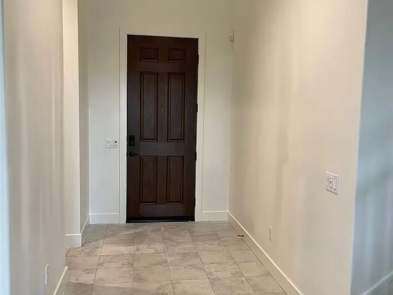 19042 Martino Ct — Photo 27