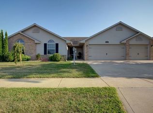 1607 Marc Trl, Urbana, IL 61801