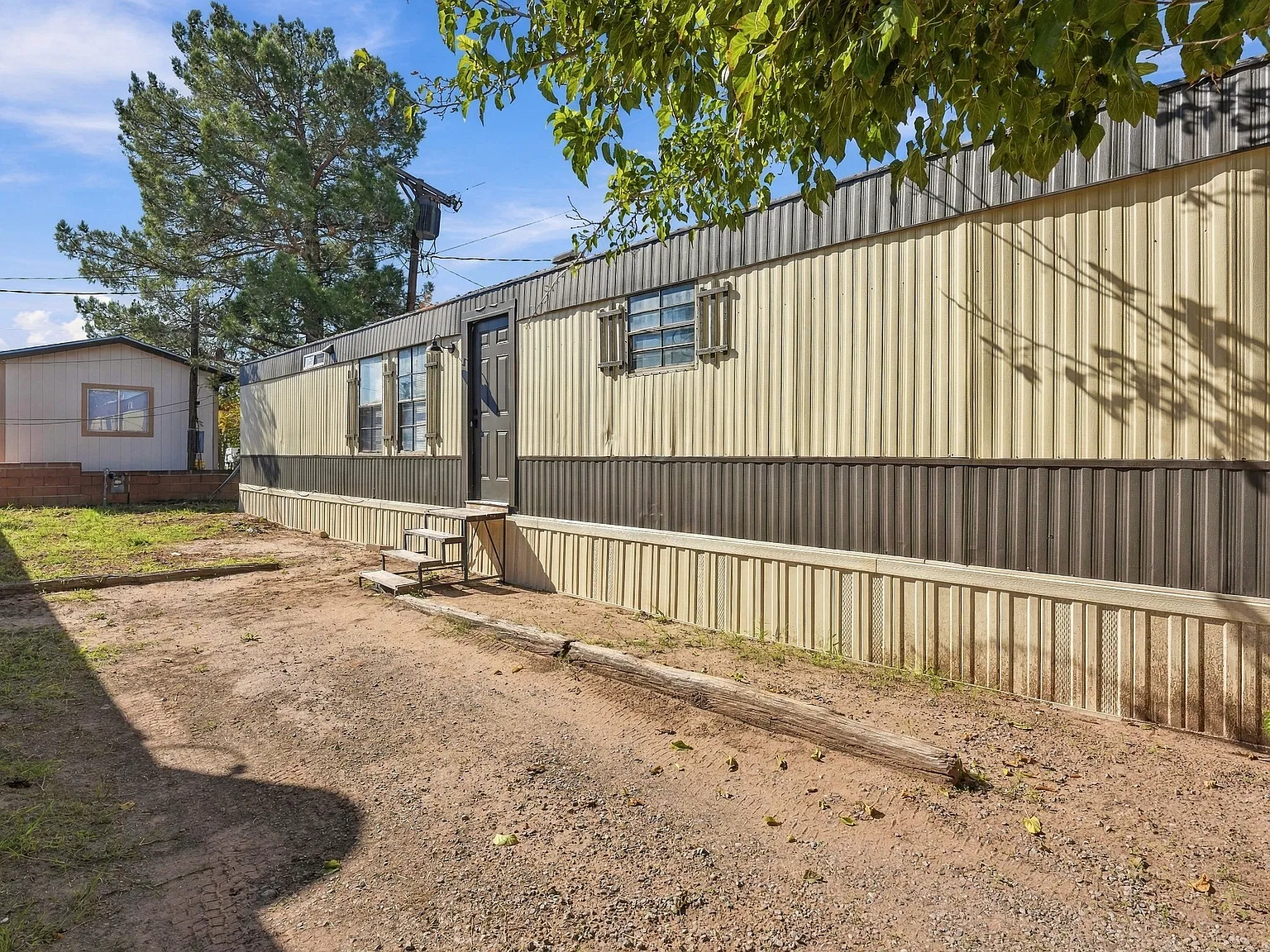 2 bed, $1,150 — Photo 1