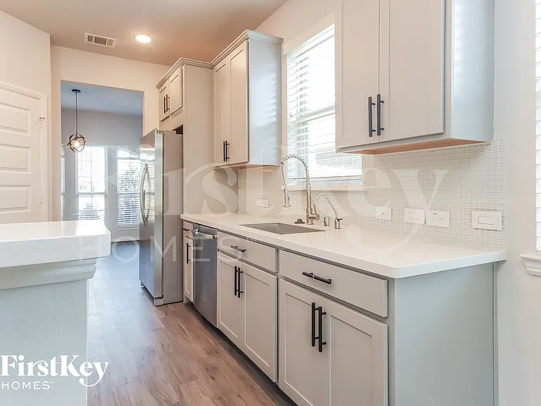 4820 La Piedra Ln — Photo 6