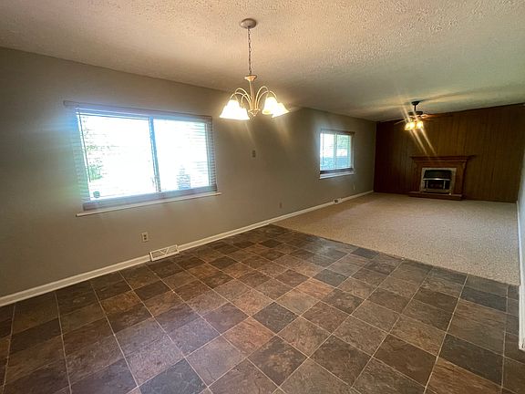 5th image of 340 Sierra Ct