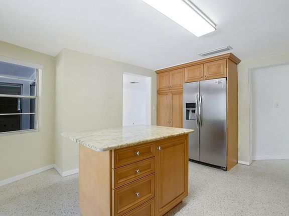 5th image of 181 7th St
