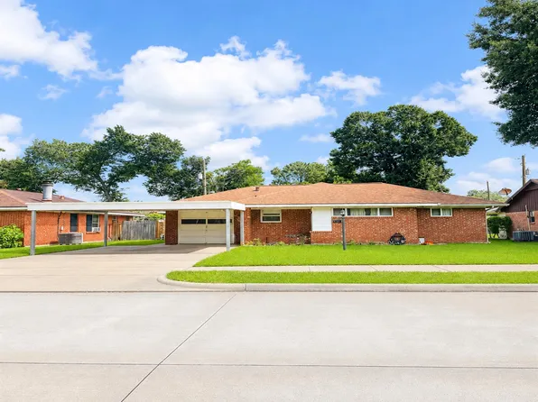 317 Richmond St, Angleton, TX 77515
