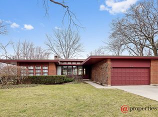 4224 Bobolink Ter, Skokie, IL 60076