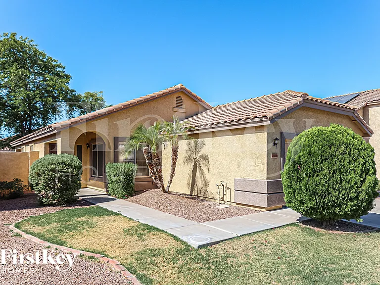 7225 W Blackhawk Dr — Photo 2