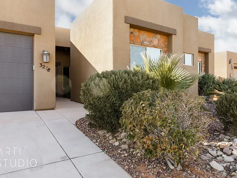 3278 S Retreat Dr — Photo 4