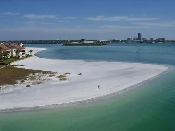 868 Bayway Blvd APT 210, Clearwater, FL 33767