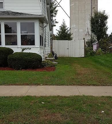 Front with double gate