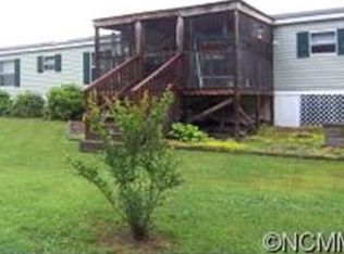 15 Ballard Ln, Hendersonville, NC 28792