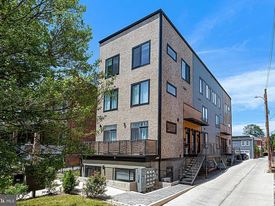 1307 Longfellow St NW #7