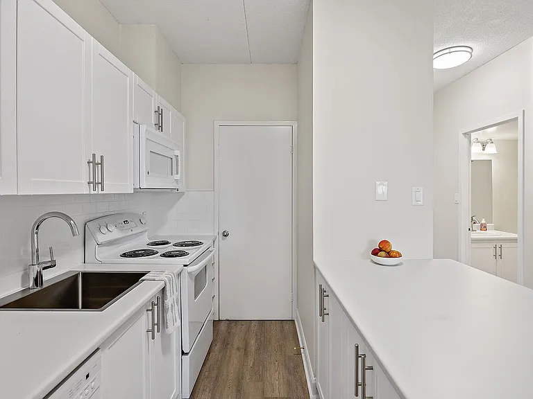 201 Hunter St E — Photo 15