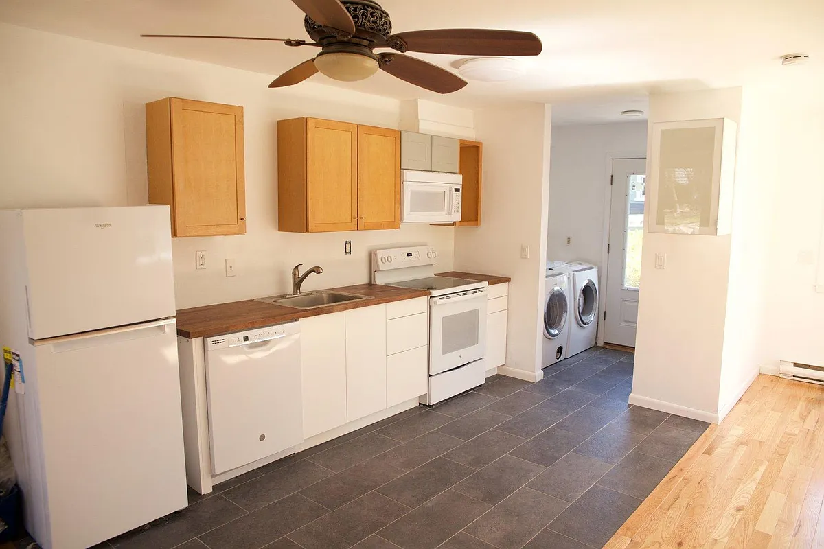 Building Photo - 63 Pearl St #REAR