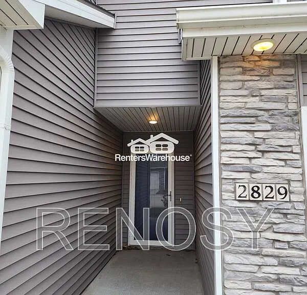 2829 NW Lois Ln — Photo 2