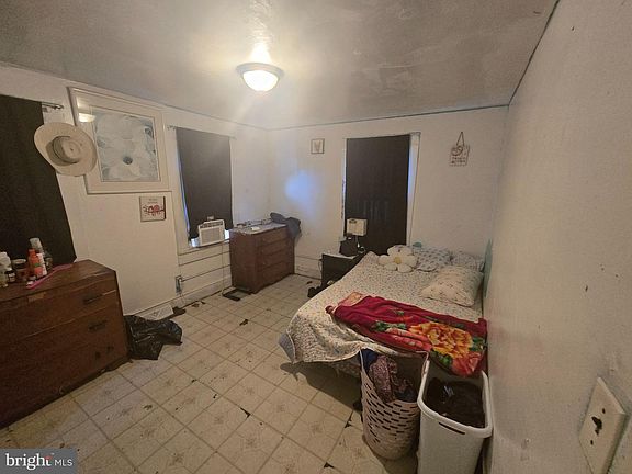 4th image of 343 N Pearl St