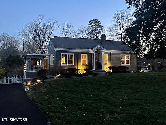 3rd image of 314 Oak Park Dr