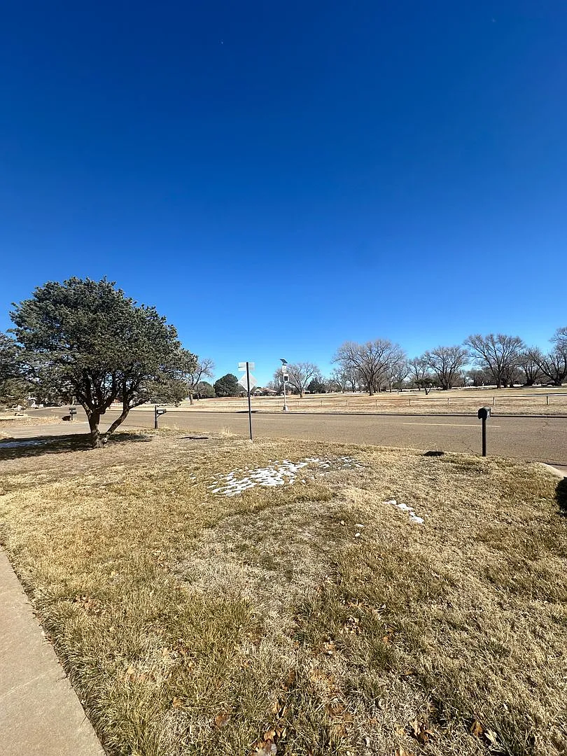 2 Bed Brick House! Golf Course View! — Photo 3