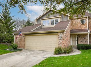 520 Renn Ct, Wheaton, IL 60187