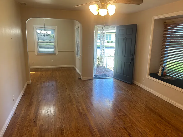 2163 Charlemagne Ave — Photo 3
