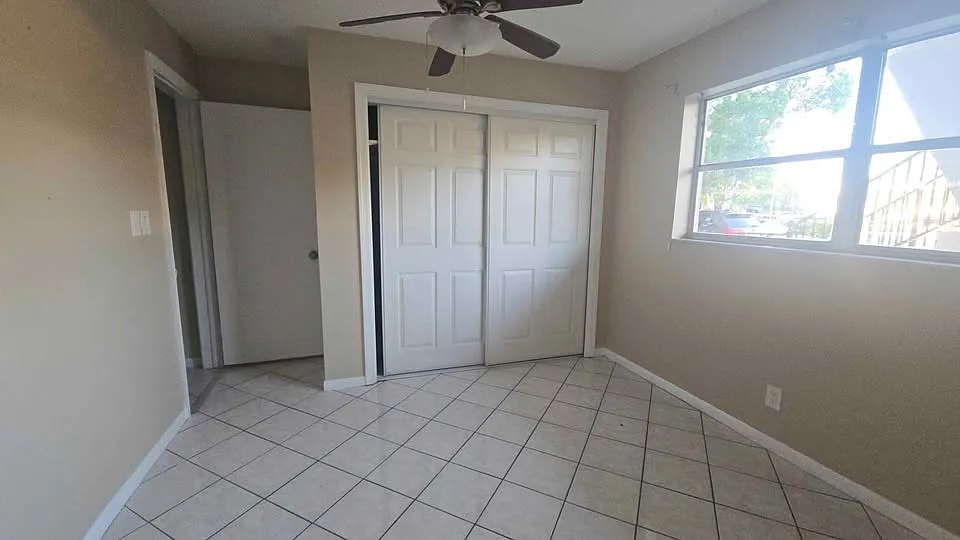 4061 NW 9th Ave — Photo 4