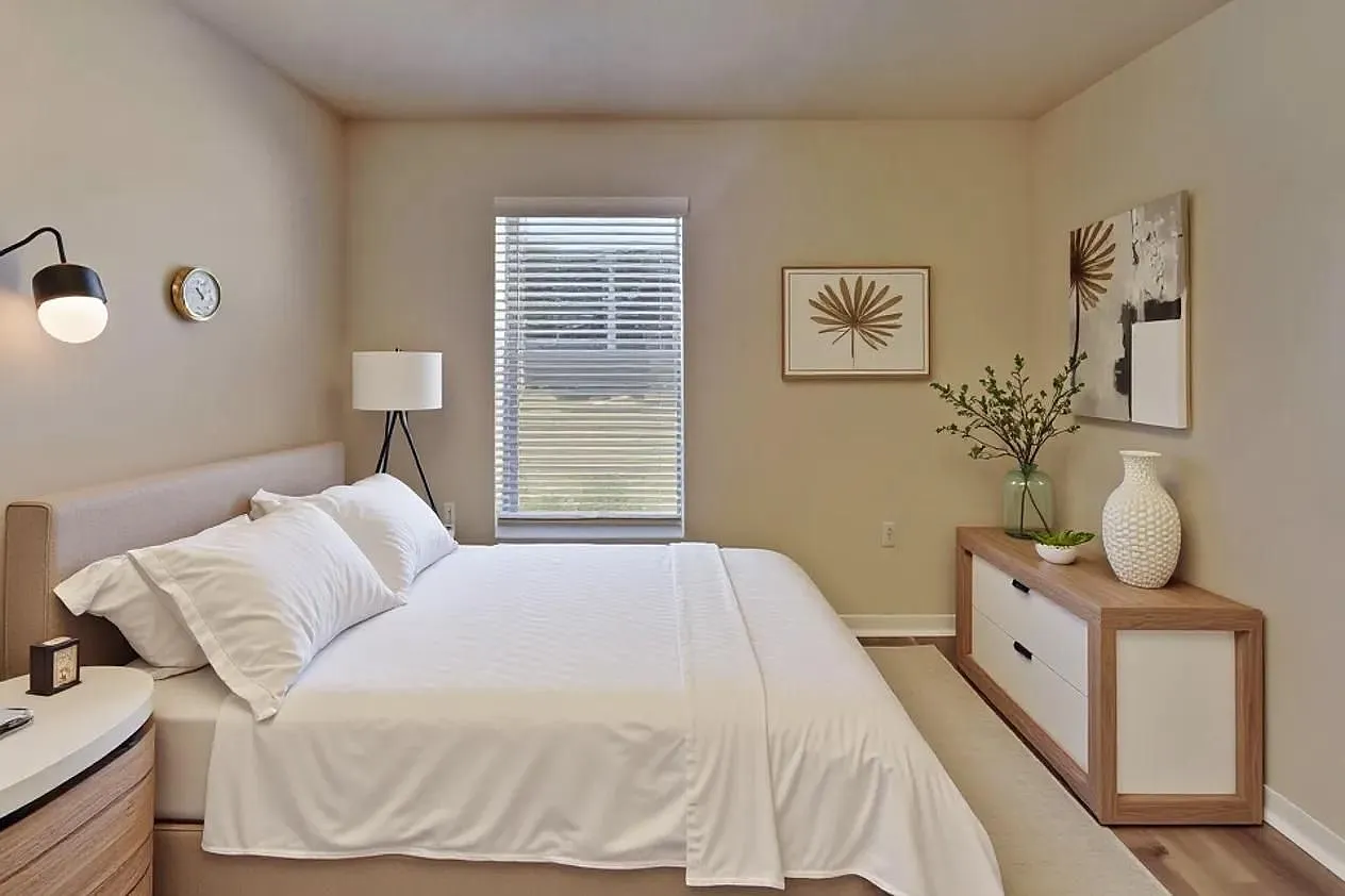 3 bed, 2.0 bath, 1479 sqft, $2,125 — Photo 4