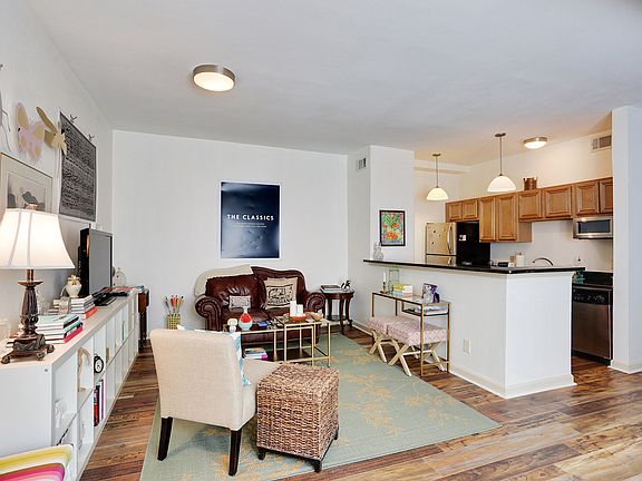 3rd image of 333 Julia St. #508
