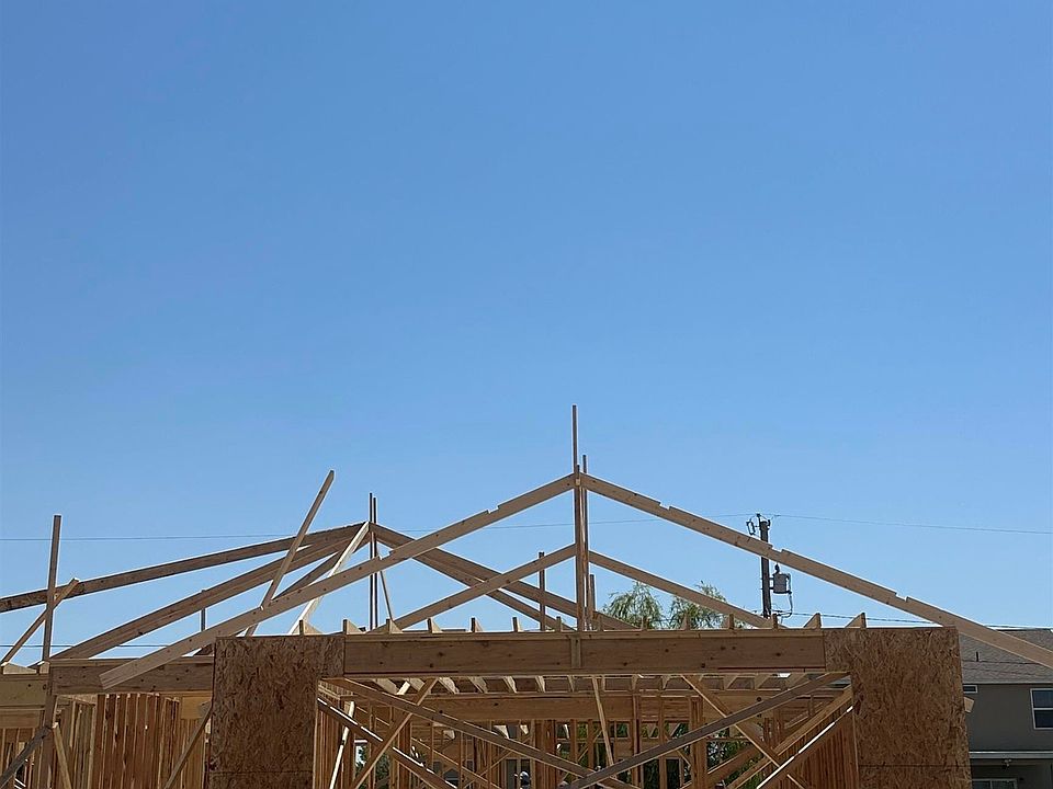 1st image of 1028 Clover Ln