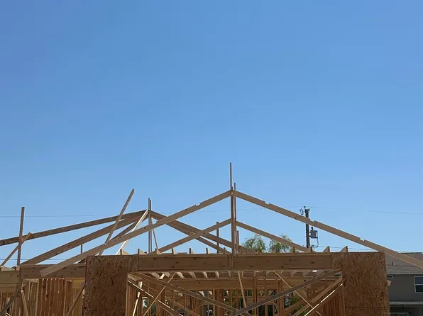 1028 Clover Ln, Roswell, NM 88203