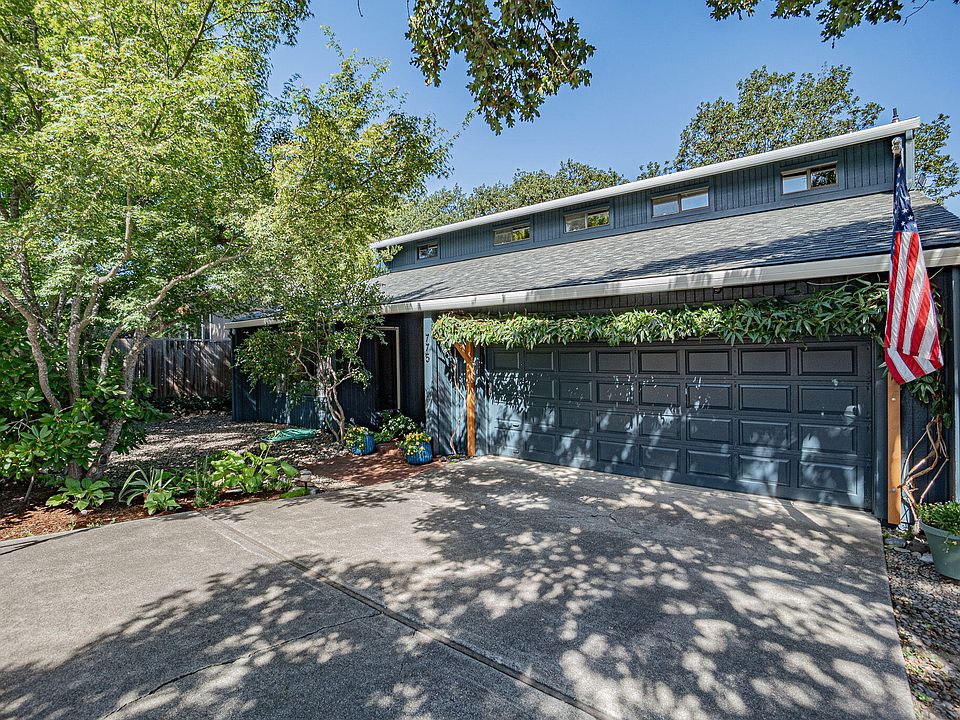 1st image of 775 Oak Knoll Dr