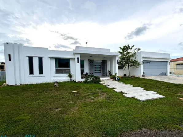 18 Valle Escondido, Aguadilla, PR 00603