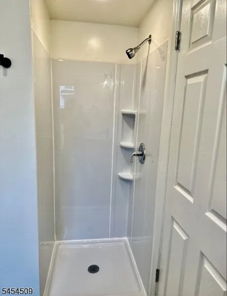 2 bed, 1.0 bath, $1,800 — Photo 3
