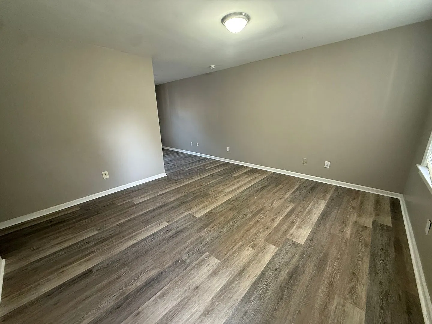1809 East Trail Drive — Photo 2